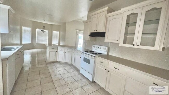 Building Photo - 25 La Paz Ct