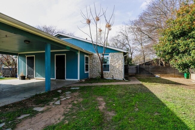 Building Photo - 2301 Tern Cir