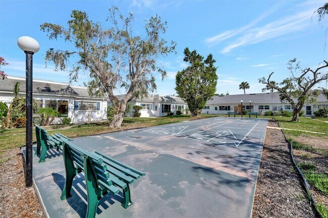 Building Photo - 9819 Hernando Ct