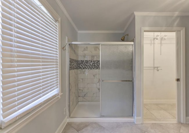 Building Photo - Historic Earlewood Neighborhood Gem: 3-Bed...