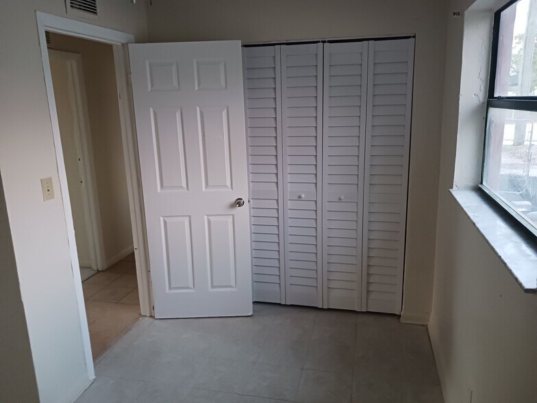 Building Photo - 2000 NW 27th St