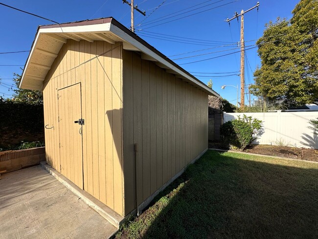 Building Photo - Bright & Spacious 3-Bedroom Home in Prime ...