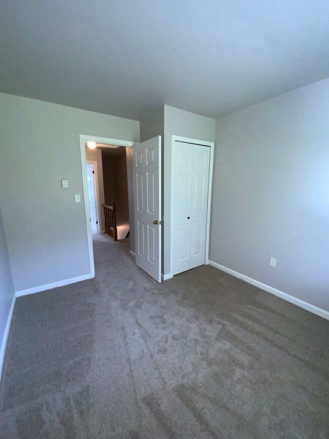 Building Photo - 2617 Northfield Dr