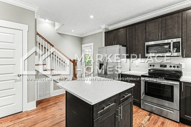 Building Photo - 2437/118 Bell St