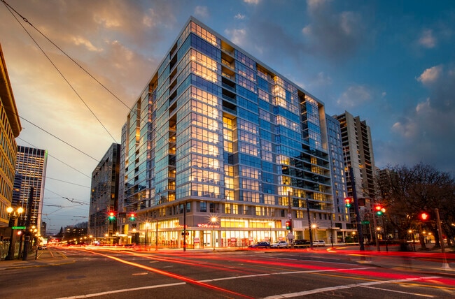 Building Photo - The Collective on 4th