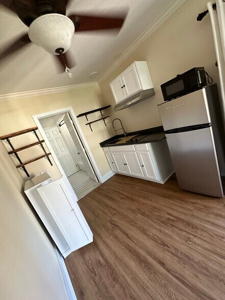 Building Photo - 457 N Vista Bonita Ave