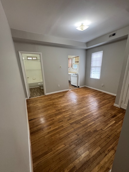Building Photo - 3701 Greenmount Ave