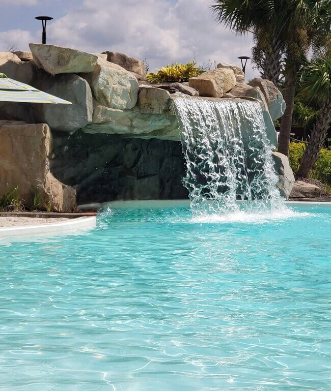 Building Photo - 15310 Dinnet Berm Dr