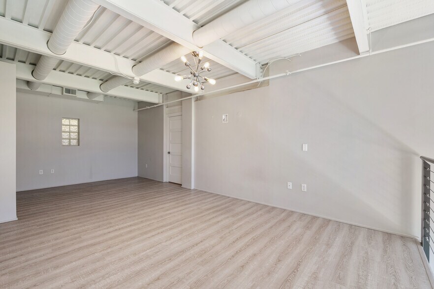 Building Photo - 367 Auden Ave