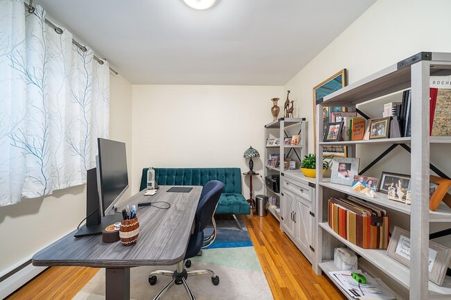 Building Photo - 121 Ogden Ave.