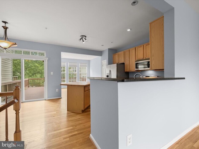 Building Photo - 4243 Begonia Dr