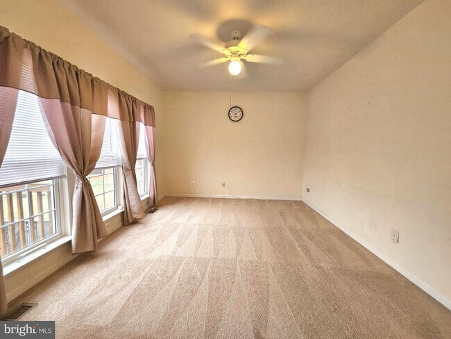 Building Photo - 1969 Peachtree Ct