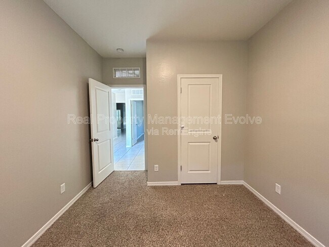 Building Photo - 6511 W Magdalena Ln
