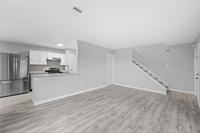 Building Photo - 10903 Maple Rock Dr