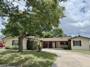 Building Photo - 2831 Lion Heart Rd