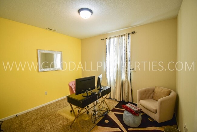 Building Photo - 5 Bedroom Home with Fenced Yard, and 3 Car Garage in Waukee
