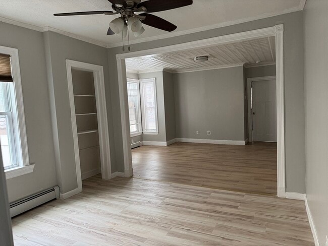 Building Photo - 409 Moody St