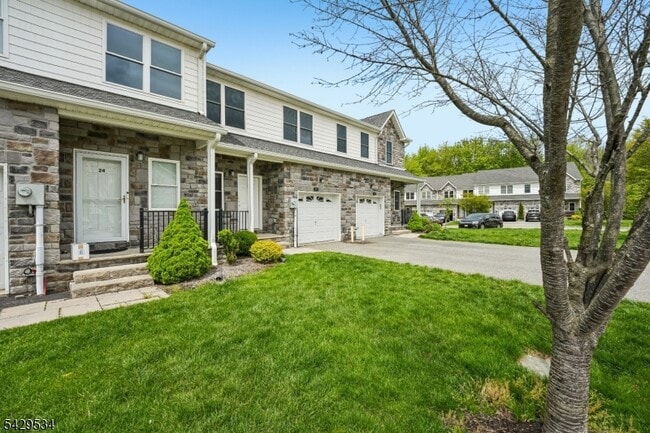 Building Photo - 26 DeCroce Ct