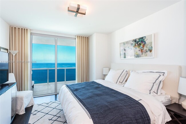 Building Photo - 2711 S Ocean Dr