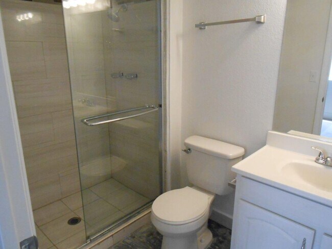 Building Photo - Single Story Home w/4 Bedrooms in Spring V...