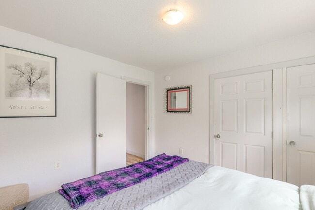 Building Photo - Charming 2Bed 2bath House in Denver
