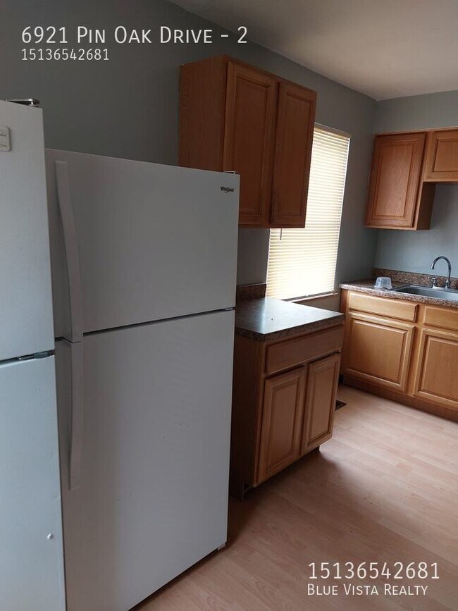 Building Photo - 6921 Pin Oak Dr