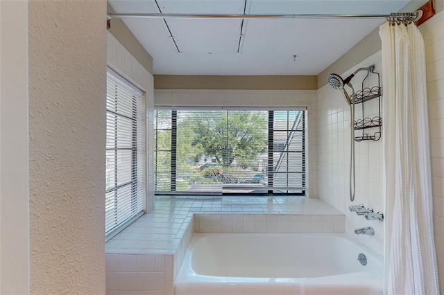Building Photo - 426 Yacht Club Dr
