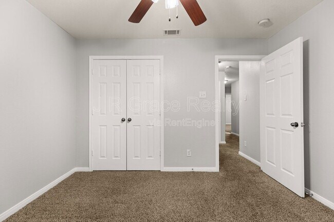 Building Photo - 10217 Hyacinth Ln