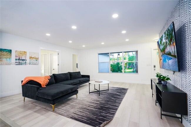 Building Photo - 1244 Garfield St