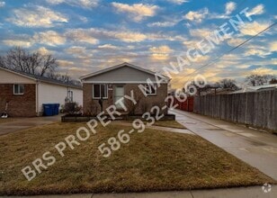 Building Photo - Well - Maintained 3 Bd Ranch