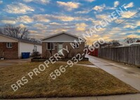 Building Photo - Well - Maintained 3 Bd Ranch