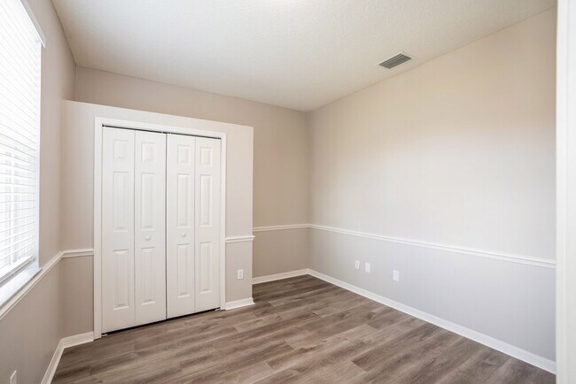 Building Photo - 11410 Blue Lilac Ave