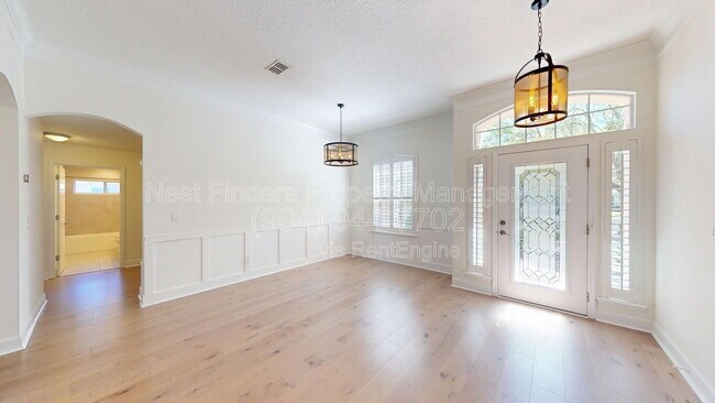 Building Photo - 283 Holland Dr
