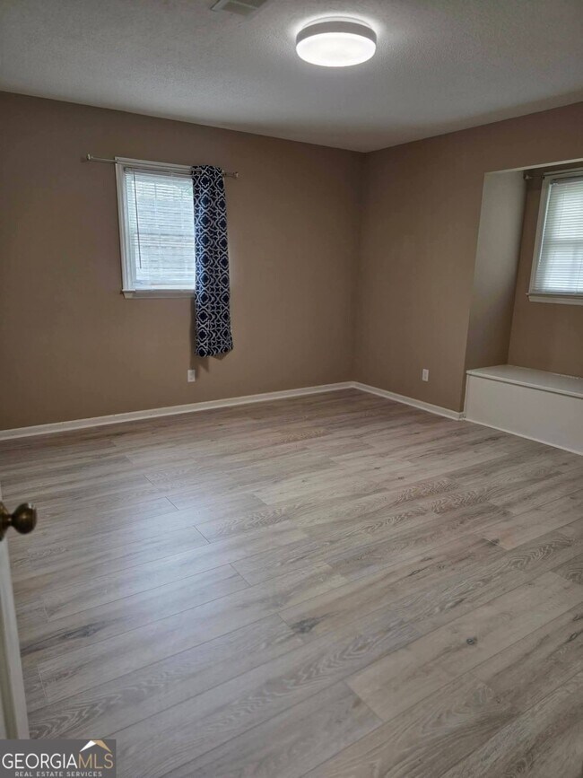 Building Photo - 1531 Dartmouth Ct
