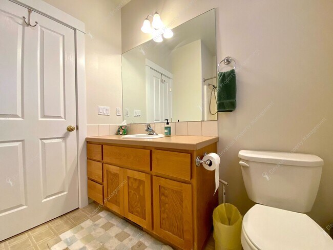 Building Photo - Charming Updated Home in Bend’s Old Farm D...
