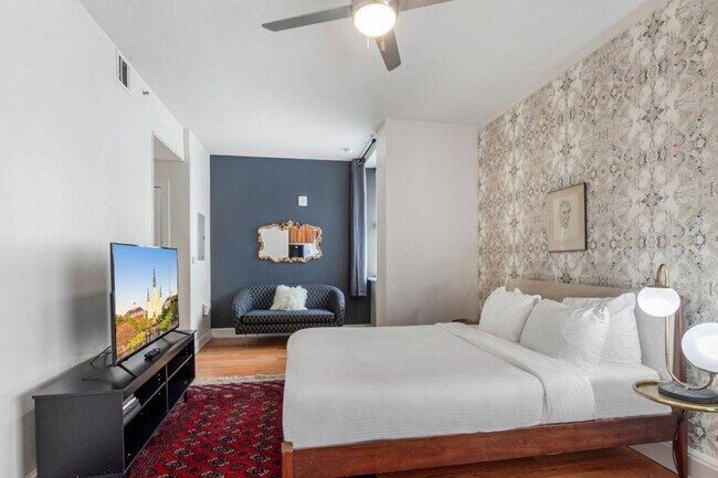 Building Photo - 925 Common St