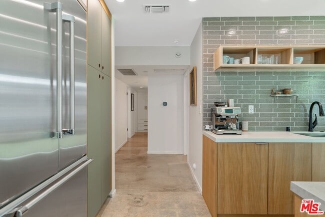 Building Photo - 2820 Nichols Canyon Pl