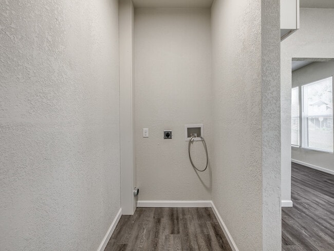 Building Photo - 146 N Donald Ave