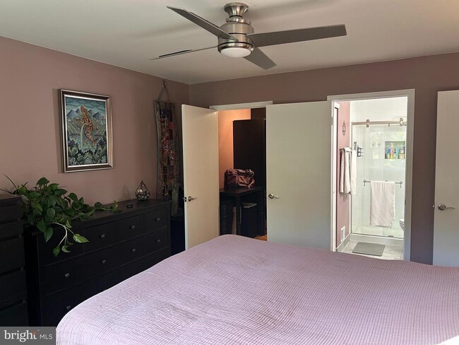 Building Photo - 13 Quince Ct