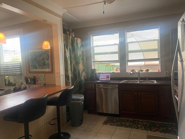 Building Photo - cozy home in Wailuku