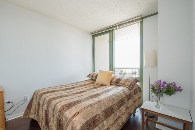 Building Photo - Highly Desirable Gold Coast 1b1b Apartment