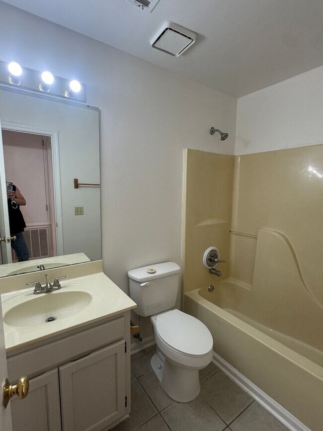 Building Photo - Patio Home with Great Location