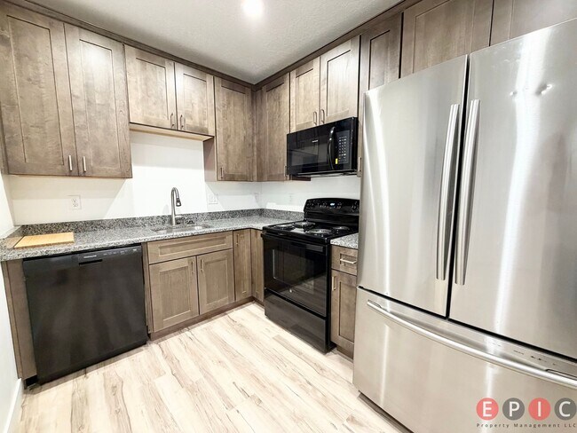 Building Photo - 582 Lewski Ln