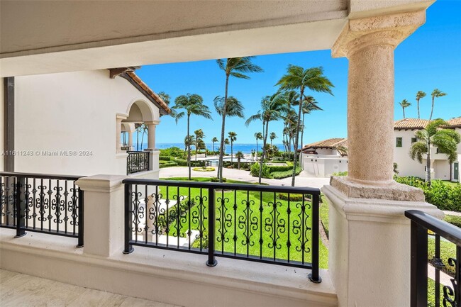 Building Photo - 15723 Fisher Island Dr