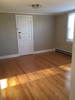 Primary Photo - 5717 Dempster St