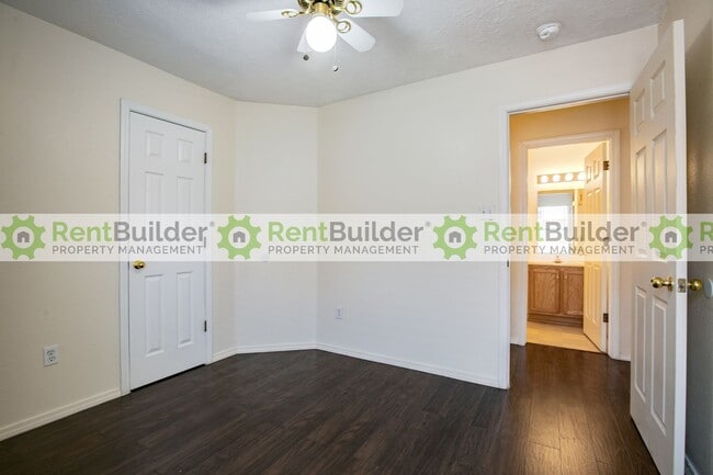 Building Photo - 5106 Park Ridge Rd NW