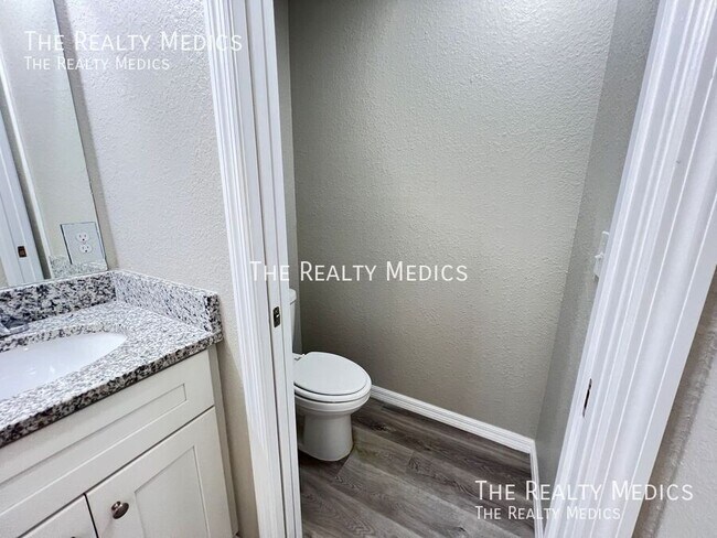 Building Photo - 405 Malauka Loop