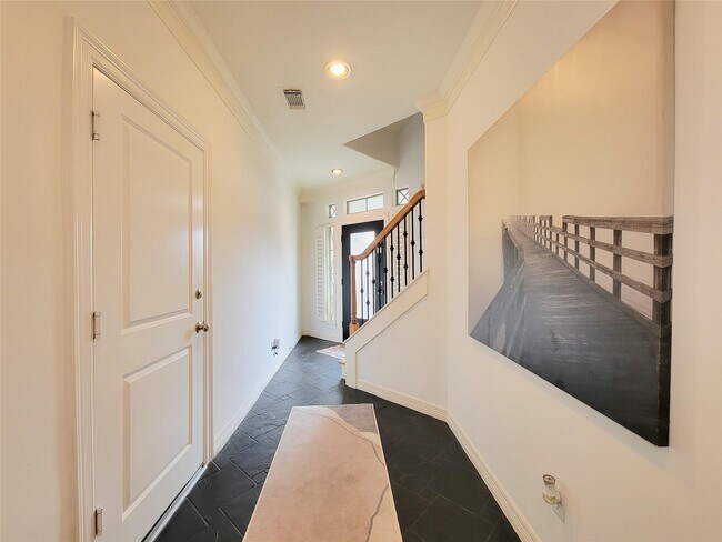 Building Photo - 1421 Bremond St