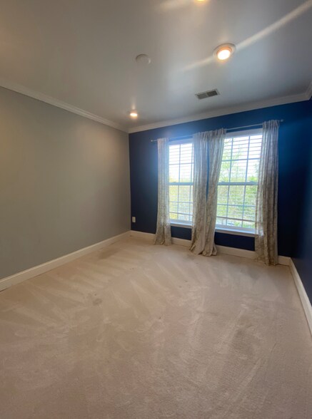 Building Photo - 3102 Gallop Way