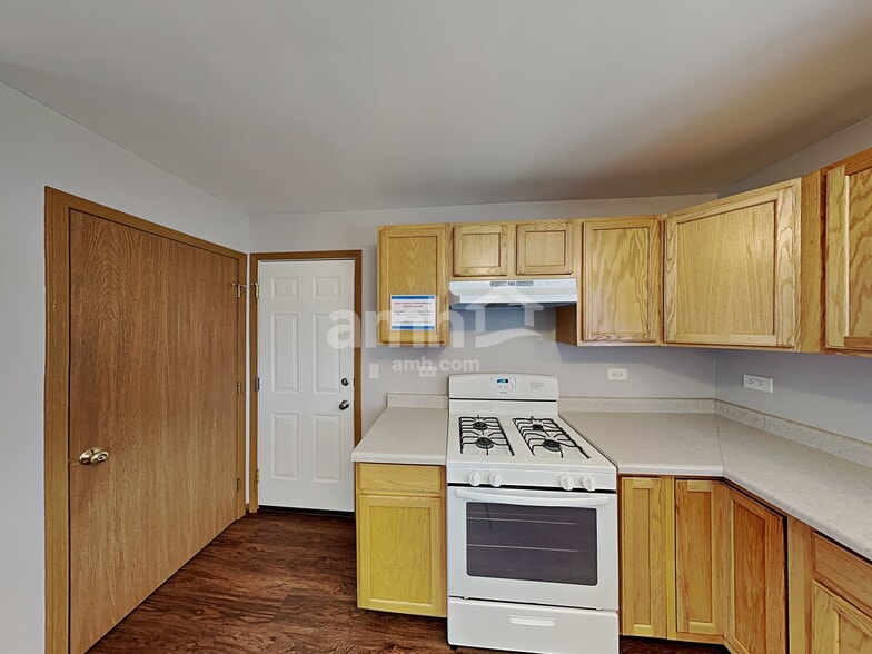 Building Photo - 1836 Sunset Ln